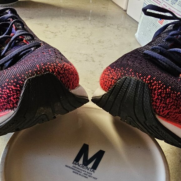 Brooks Ghost Size 11B - Barely Used - Picture 4 of 5